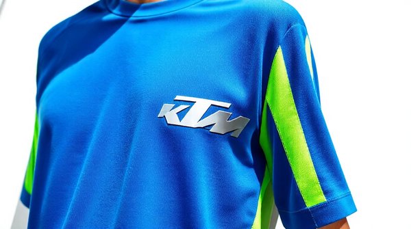 Découvrez le tee-shirt ktm alliant confort et look sportif